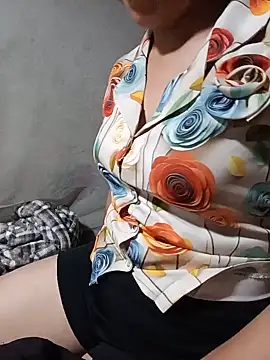 Chat +18 de Alice-567 ao vivo