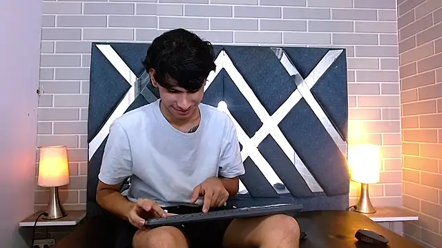 Kevin_Brooks1 – Naživo XXX chat