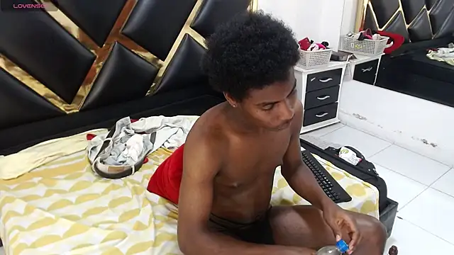 NoahJhonson69 Live XXX Chat