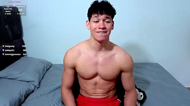 Luke_Muscle Chat XXX in diretta