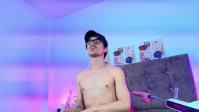 Ethan_Briggs_ Live XXX-chat