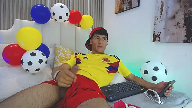 AdrianStark_ Chat XXX live