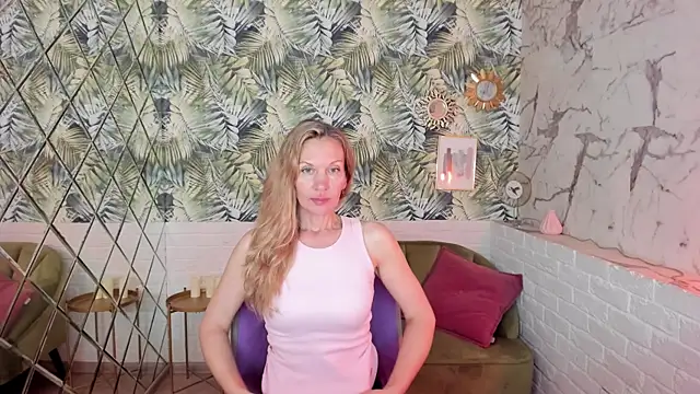 NancyGrace Adlı Modelin Canlı XXX Sohbeti