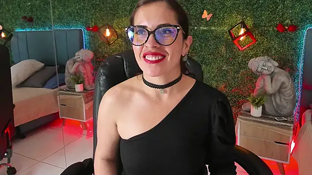 Linagh_ live XXX chat