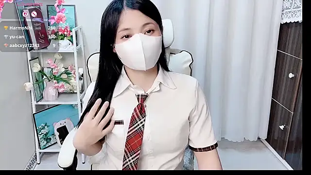 Clover_Nhi's Live XXX Chat