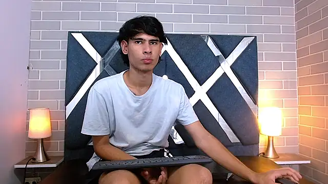 Kevin_Brooks1 Chat XXX live