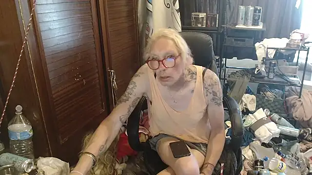 Chat XXX en directo de Ombeline1