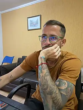 Chatroom XXX en direct de MeladoDiMel