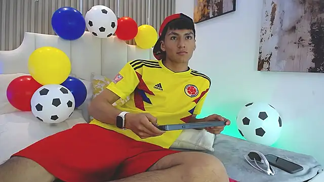 AdrianStark_n Live XXX chat
