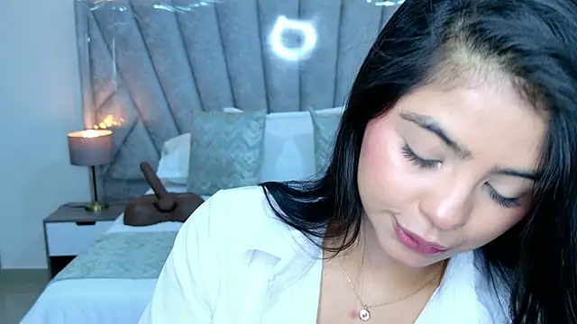 Chat XXX en directo de Layla_Breezee