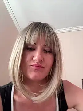 Živý XXX chat LunaFoxs