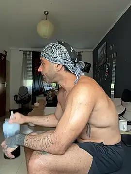 Mohdollmen Adlı Modelin Canlı XXX Sohbeti