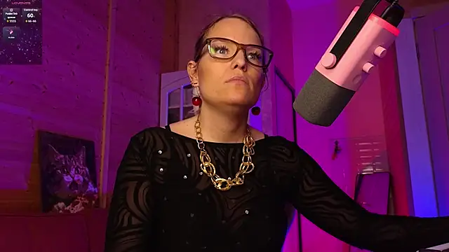 Lady_Shine Adlı Modelin Canlı XXX Sohbeti