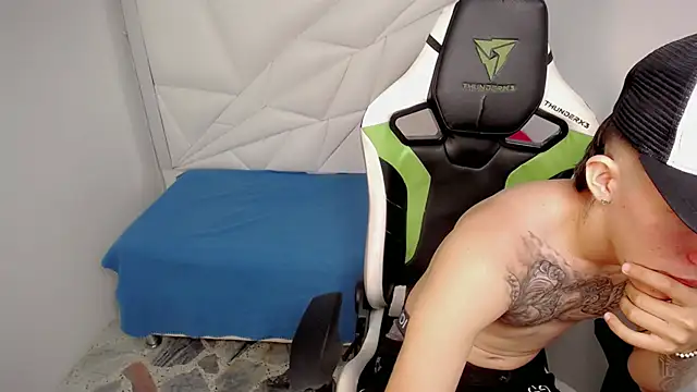 Delaware_ live XXX chat