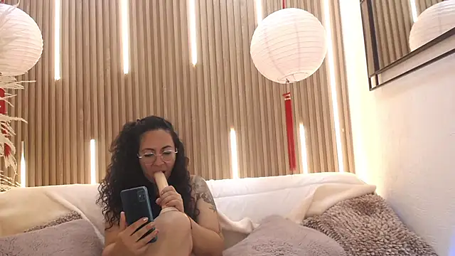دردشة Velvet_Curly الجنسية المباشرة