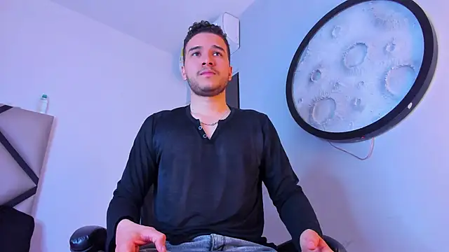 mike_257 Chat XXX live