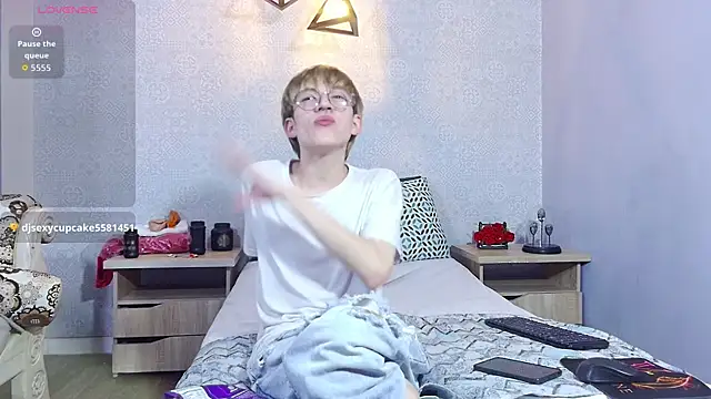 แชท XXX สดของ axell_stone_
