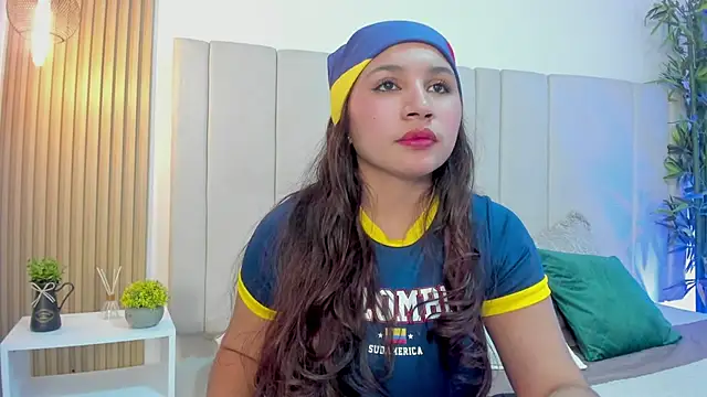 Chat +18 de Victoria_Rosee ao vivo
