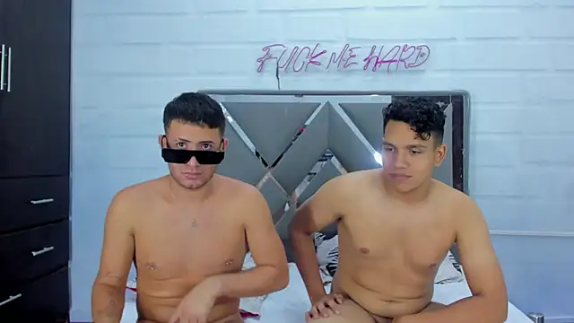 SilkBoys Live XXX-Chat