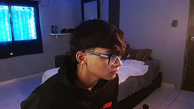 Mr_yisuzz Chat XXX in diretta