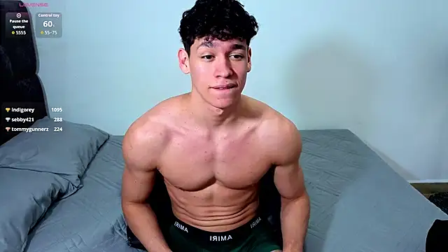 Онлайн чат XXX Luke_Muscle
