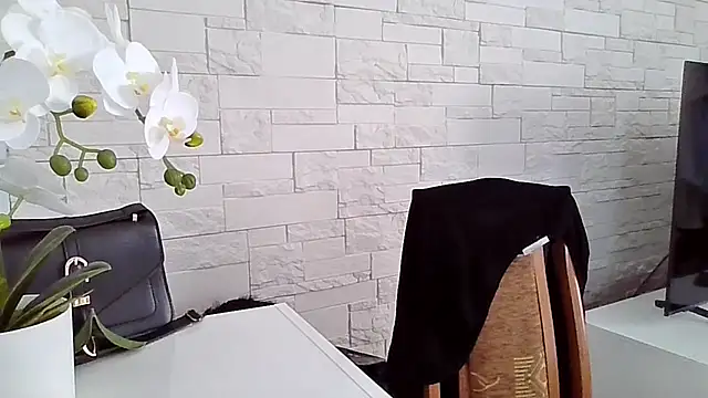 دردشة JuliaLovely الجنسية المباشرة