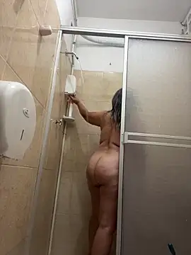 دردشة Lucy_Milf_474 الجنسية المباشرة