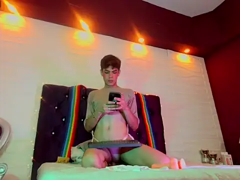 Nicolass_23 Live XXX-Chat