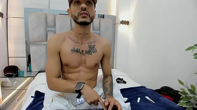 Chat +18 de denis_winslow ao vivo