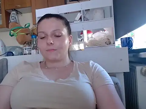 BritneySensual Adlı Modelin Canlı XXX Sohbeti
