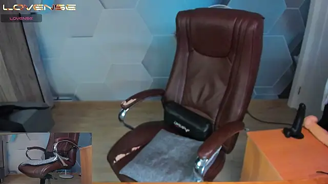 XXX chat uživo modela SteveTiger