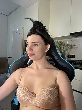 CurlyLara – Naživo XXX chat