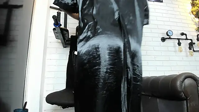 ItaloMoore Chat XXX live