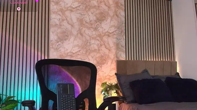 JuliRamirez's Live XXX Chat