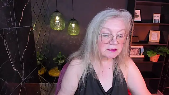 NataliMellow Adlı Modelin Canlı XXX Sohbeti