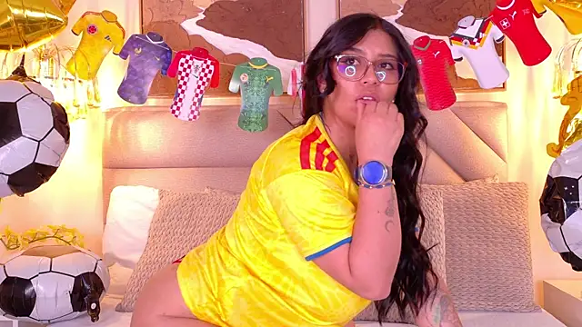 Sharlot18's Live XXX Chat