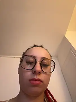 queenlo_xxx Adlı Modelin Canlı XXX Sohbeti