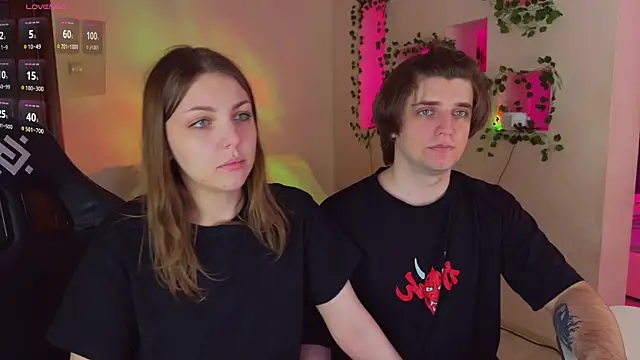 Онлайн чат XXX RobertAndLinela
