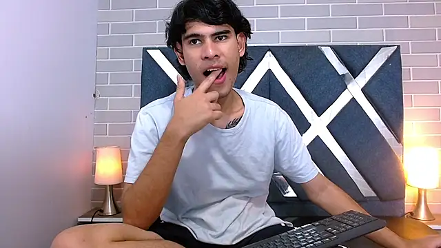 צ'אט XXX בשידור חי של Kevin_Brooks1
