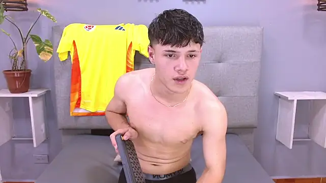 Kevin_Tupe Chat XXX live