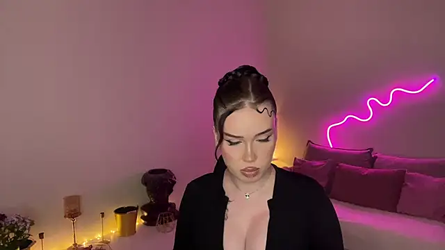 mistress_of_hearts' Live XXX Chat
