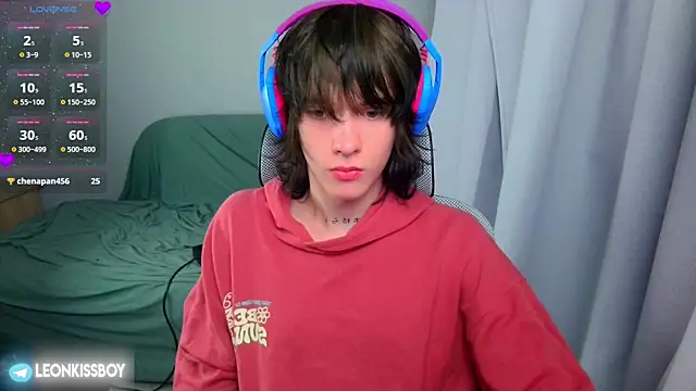 LeonBoykisser's Webcam Show