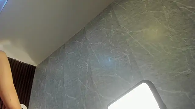  הופעת וובקאם של King_Luxury1