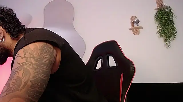 nate_rott Show in webcam