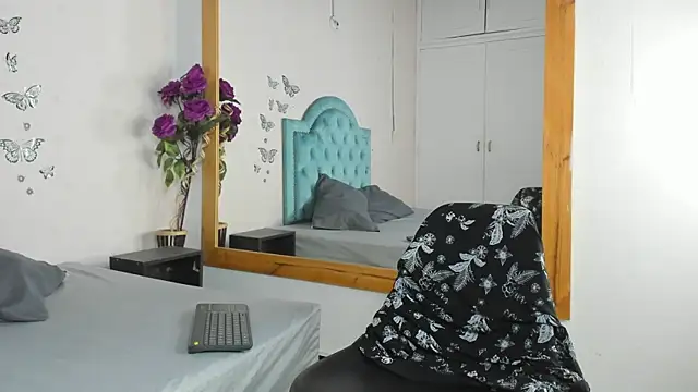Živý XXX chat Charlie_Latino