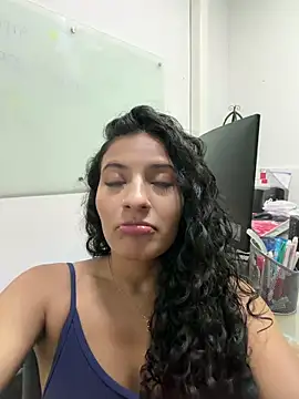 Chat +18 de CeliWoods ao vivo