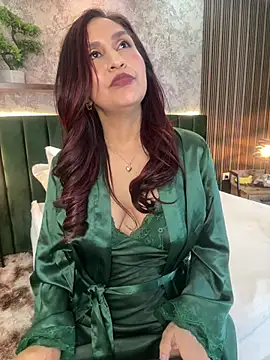 MonicaMoret XXX чат на живо