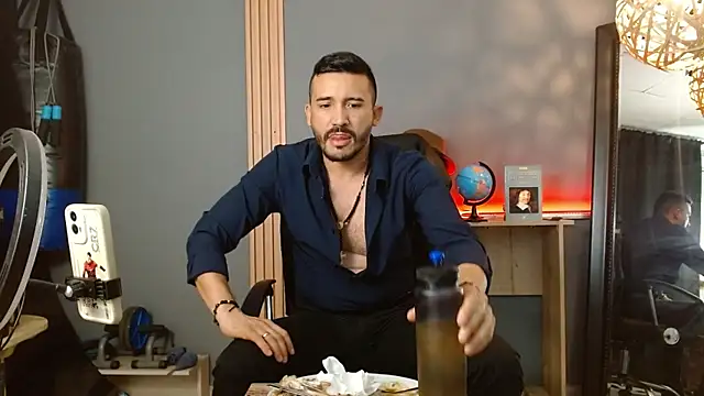 Chatroom XXX en direct de Reiko_85_