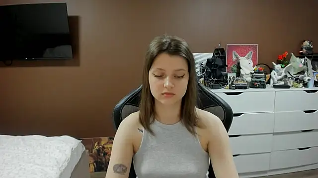 SoniNesti's Live XXX Chat
