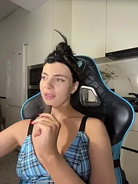 CurlyLaran Live XXX chat